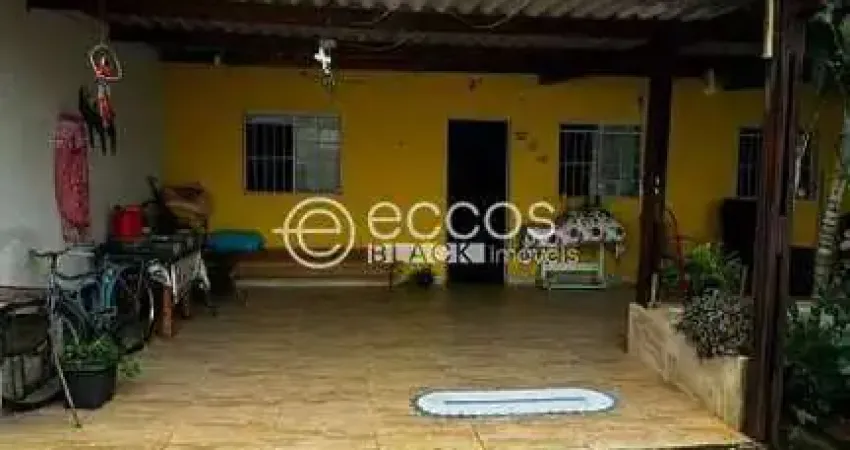 Casa com 3 quartos à venda na Rua Cleusa Maria Carolina, 444, Jardim Canaã, Uberlândia