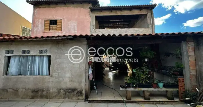 Casa à venda, 3 quartos, 1 suíte, 4 vagas, Cidade Jardim - Uberlândia/MG