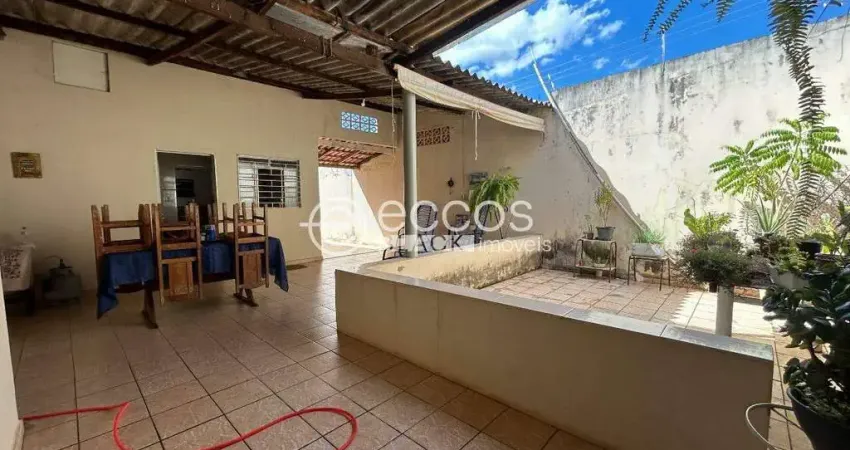 Casa à venda, 3 quartos, 5 vagas, Planalto - Uberlândia/MG