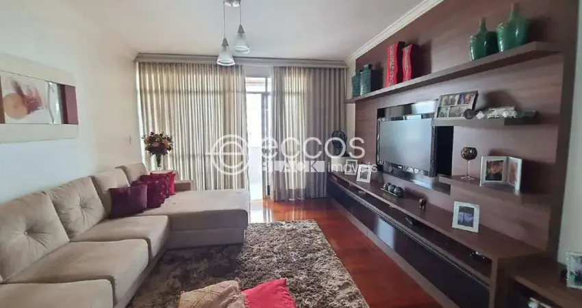 Apartamento à venda, 4 quartos, 1 suíte, 4 vagas, Nossa Senhora Aparecida - Uberlândia/MG