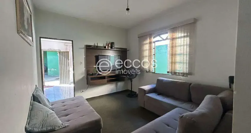 Casa à venda, 3 quartos, 2 vagas, Planalto - Uberlândia/MG