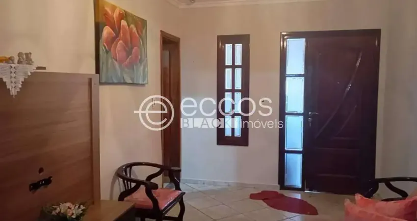 Casa à venda, 3 quartos, 1 suíte, 2 vagas, ouro verde - araguari/mg