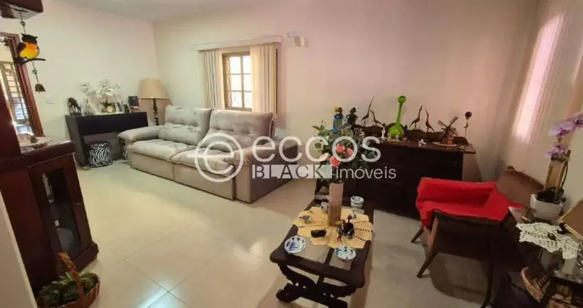 Casa à venda, 3 quartos, 1 suíte, 2 vagas, maravilha - uberlândia/mg