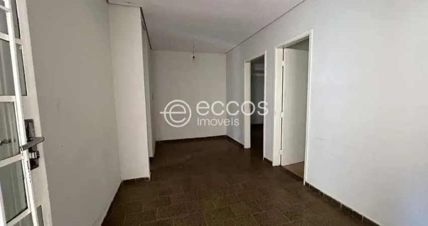 Casa à venda, 3 quartos, 1 suíte, 2 vagas, Luizote de Freitas - Uberlândia/MG