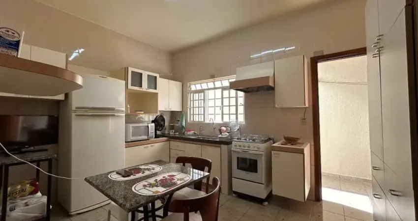 Casa à venda, 5 quartos, 3 suítes, 5 vagas, umuarama - uberlândia/mg