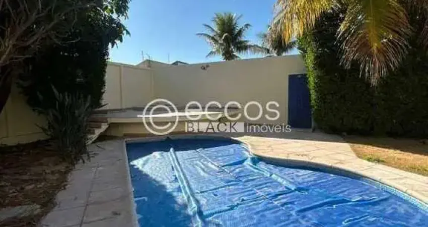 Casa à venda, 4 quartos, 2 suítes, 6 vagas, jardim karaíba - uberlândia/mg