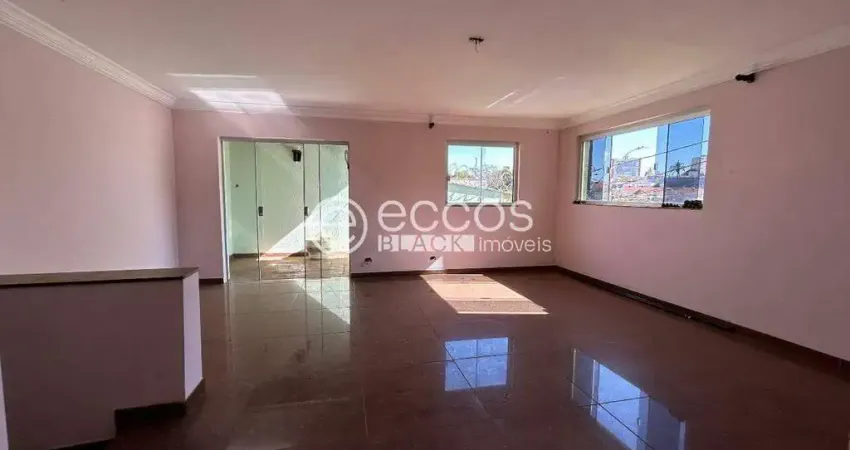 Casa à venda, 4 quartos, 1 suíte, 4 vagas, Lídice - Uberlândia/MG