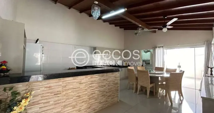 Casa à venda, 3 quartos, 2 suítes, 3 vagas, jardim patrícia - uberlândia/mg