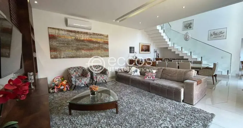 Casa à venda, 4 quartos, 4 suítes, 4 vagas, Jardim Karaíba - Uberlândia/MG
