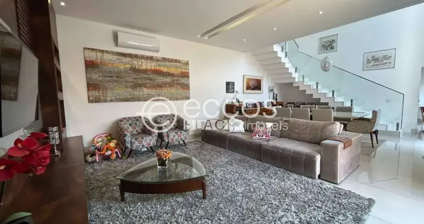 Casa à venda, 4 quartos, 4 suítes, 4 vagas, Jardim Karaíba - Uberlândia/MG
