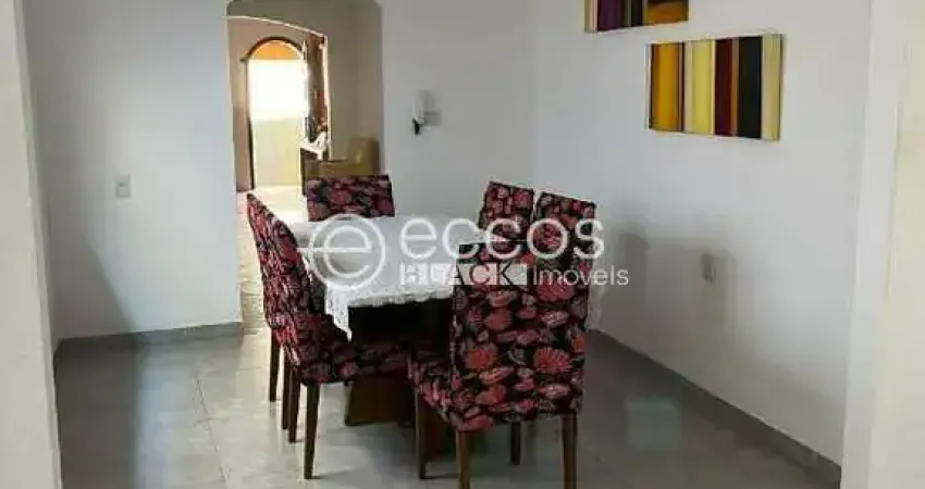 Casa à venda, 3 quartos, 2 suítes, 4 vagas, jaraguá - uberlândia/mg