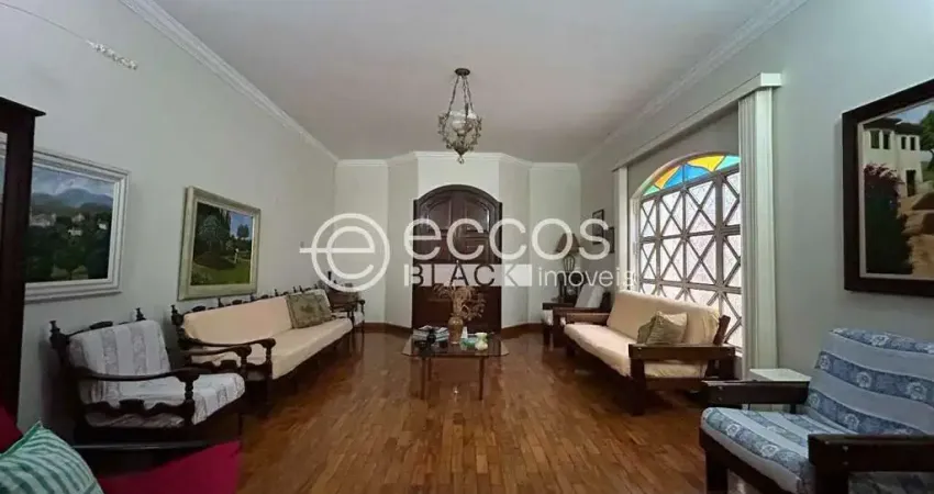 Casa à venda, 7 quartos, 2 suítes, 5 vagas, lídice - uberlândia/mg