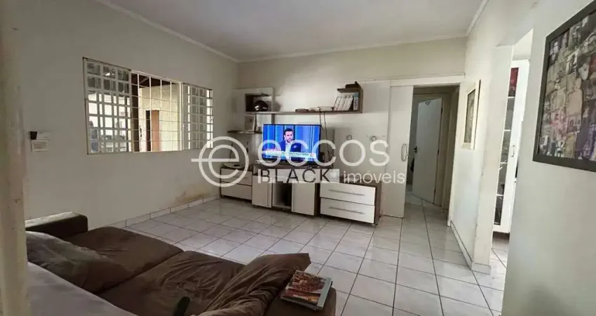 Casa à venda, 2 quartos, 2 suítes, 6 vagas, cidade jardim - uberlândia/mg