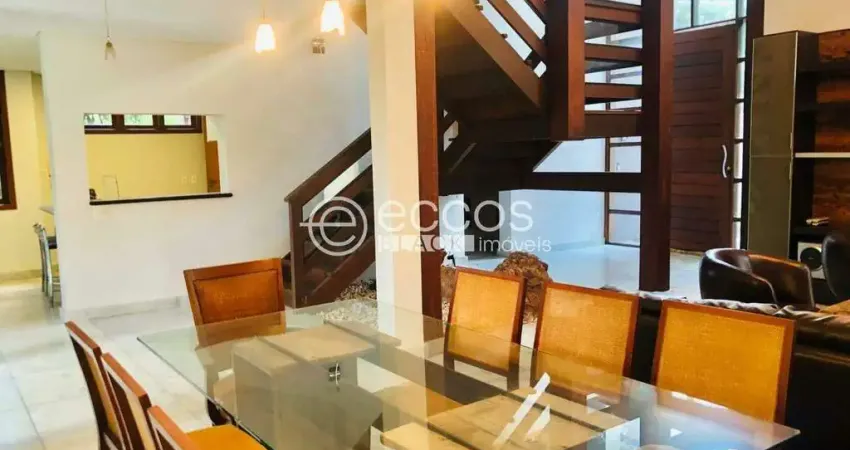 Casa em condomínio à venda, 4 quartos, 2 suítes, 3 vagas, Ville de Montagne - Nova Lima/MG