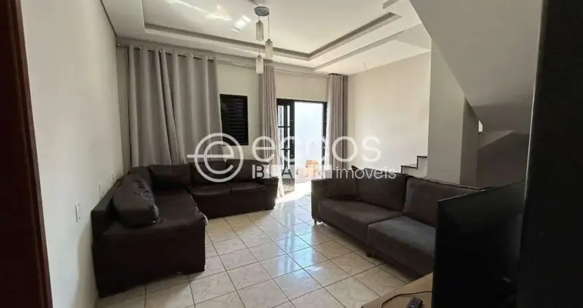 Casa à venda, 4 quartos, 3 suítes, 3 vagas, granada - uberlândia/mg