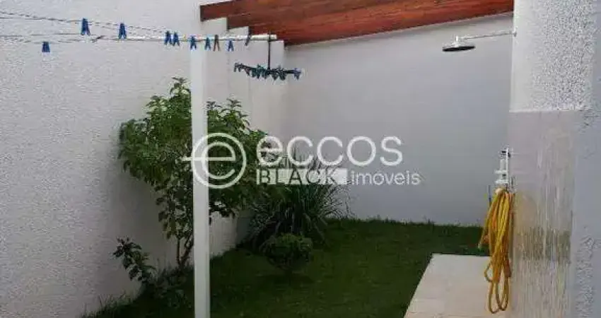 Casa à venda, 3 quartos, 1 suíte, 2 vagas, Cidade Jardim - Uberlândia/MG