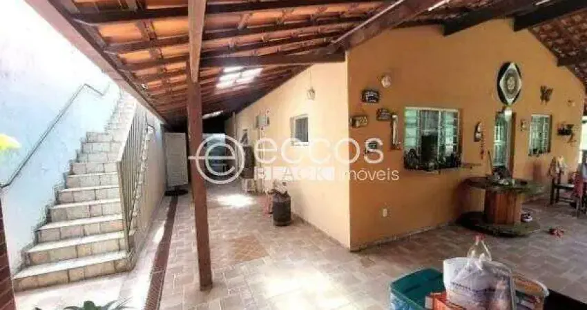 Casa em condomínio à venda, 4 quartos, 3 suítes, 5 vagas, residencial clube dos militares i - vespasiano/mg