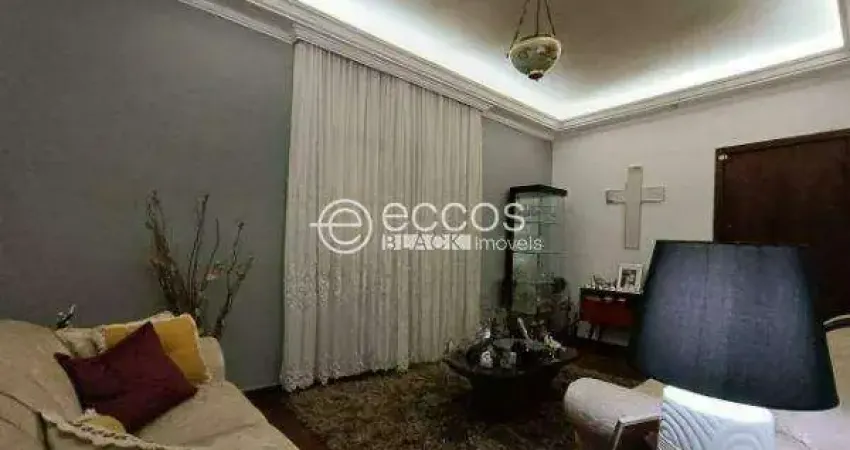 Cobertura à venda, 4 quartos, 1 suíte, 1 vaga, Sagrada Família - Belo Horizonte/MG