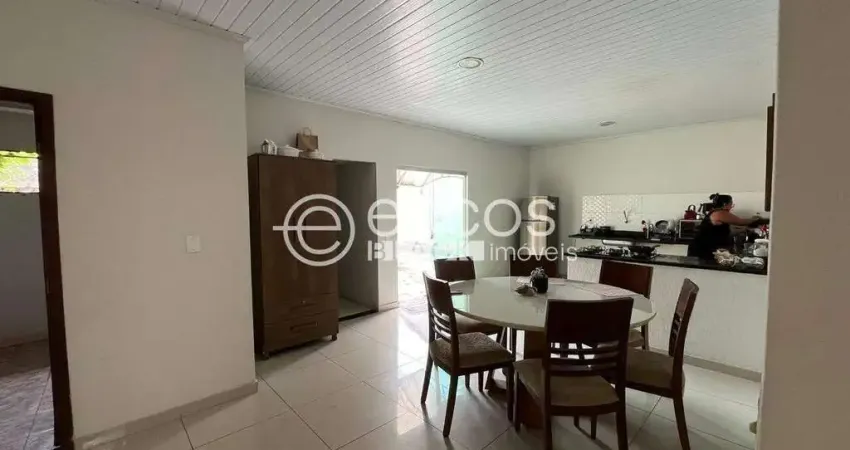 Casa à venda, 3 quartos, 1 suíte, 2 vagas, pacaembu - uberlândia/mg