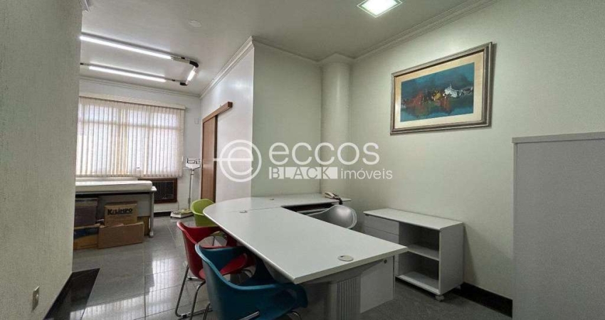 Sala comercial à venda, 1 vaga, Martins - Uberlândia/MG