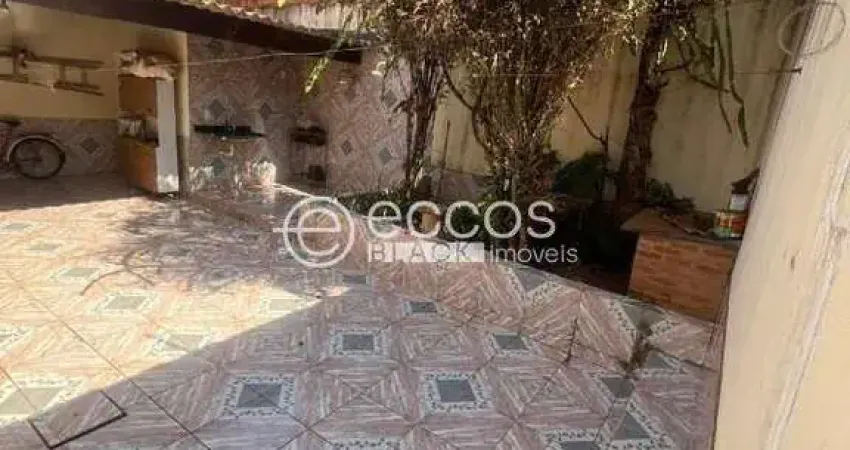 Casa à venda, 3 quartos, 1 suíte, 2 vagas, são jorge - uberlândia/mg