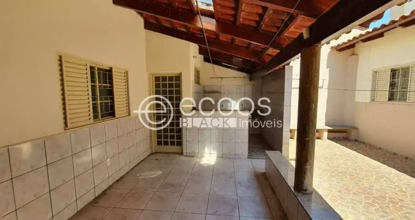 Casa à venda, 4 quartos, 1 suíte, 3 vagas, nossa senhora aparecida - uberlândia/mg