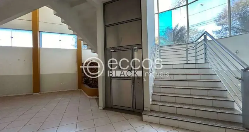 Ponto comercial à venda na Avenida Imbaúba, 2192, Chácaras Tubalina e Quartel, Uberlândia