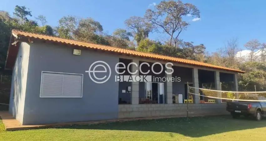 Chácara à venda, 3 quartos, 2 suítes, área rural de uberlândia - uberlândia/mg