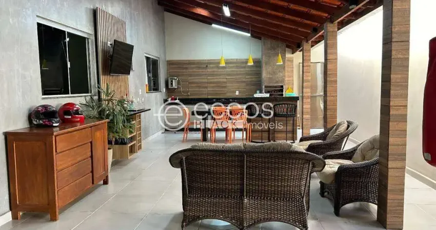 Casa à venda, 4 quartos, 1 suíte, 4 vagas, Jardim Ipanema - Uberlândia/MG