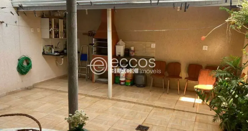 Casa à venda, 3 quartos, 1 suíte, 2 vagas, Planalto - Uberlândia/MG