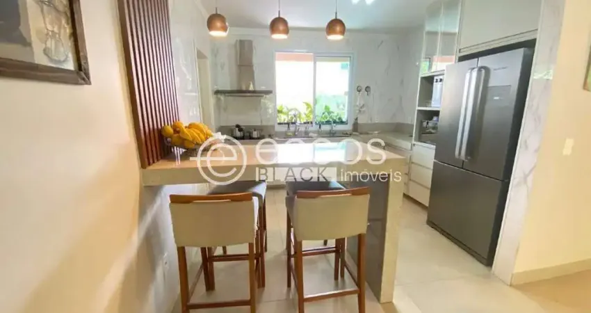 Casa à venda, 4 quartos, 2 suítes, 8 vagas, cidade jardim - uberlândia/mg