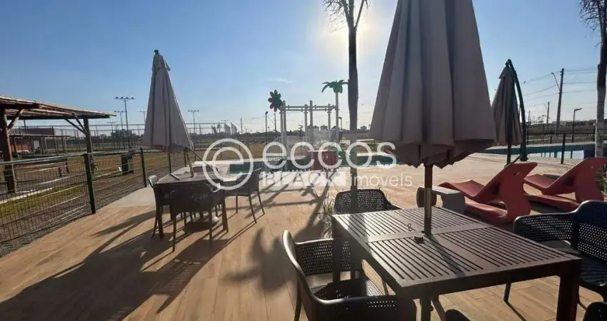 Terreno em condomínio fechado à venda na Avenida Segismundo Pereira, Novo Mundo, Uberlândia