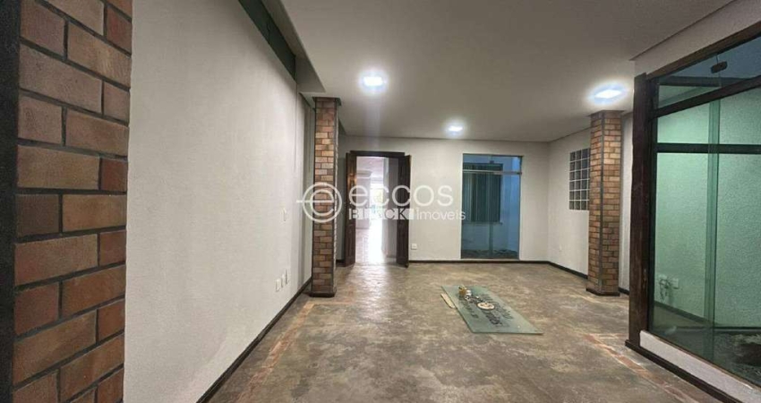 Imóvel Comercial para aluguel, CENTRO - ARAGUARI/MG
