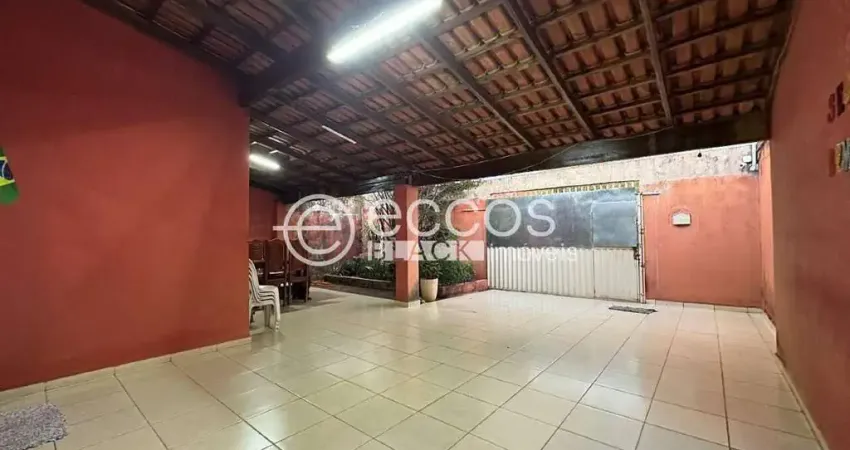 Casa à venda, 3 quartos, 1 suíte, 2 vagas, planalto - uberlândia/mg