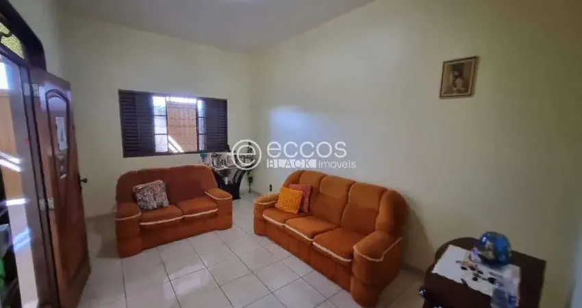 Casa à venda, 5 quartos, 1 suíte, 4 vagas, Tibery - Uberlândia/MG