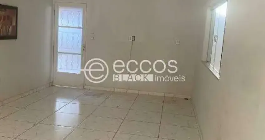 Casa à venda, 3 quartos, 1 suíte, Industrial - ARAGUARI/MG