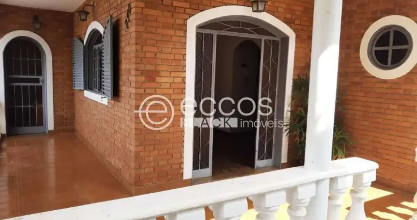 Casa à venda, 5 quartos, 2 suítes, 3 vagas, tabajaras - uberlândia/mg
