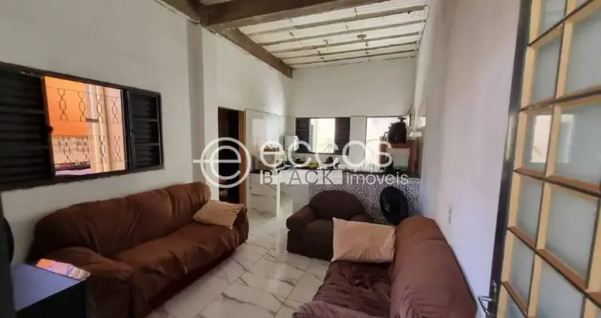 Casa à venda, 3 quartos, 1 suíte, jardim ipanema - uberlândia/mg