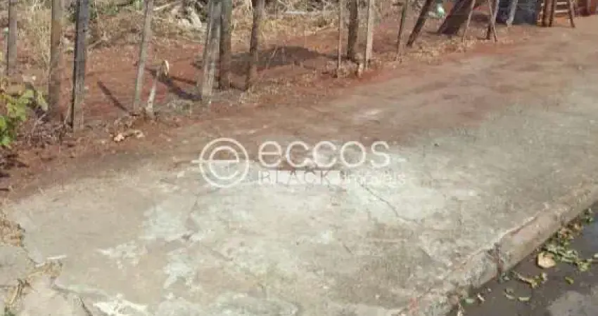 Terreno à venda na Rua Hércio Martins Gomide, 71, Jardim Patrícia, Uberlândia