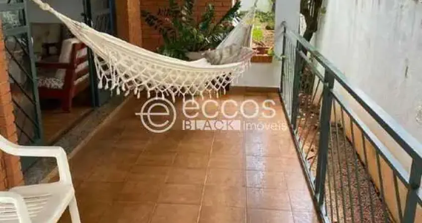 Casa à venda, 3 quartos, 1 suíte, 4 vagas, cidade jardim - uberlândia/mg