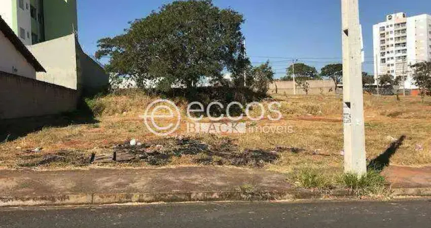 Terreno à venda na Alameda Ecológica, 101, Bosque dos Buritis, Uberlândia