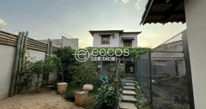 Casa à venda, 3 quartos, 3 suítes, Cidade Jardim - Uberlândia/MG