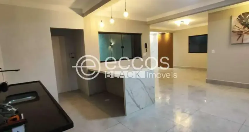 Casa à venda, 4 quartos, 1 suíte, 2 vagas, Santa Luzia - Uberlândia/MG