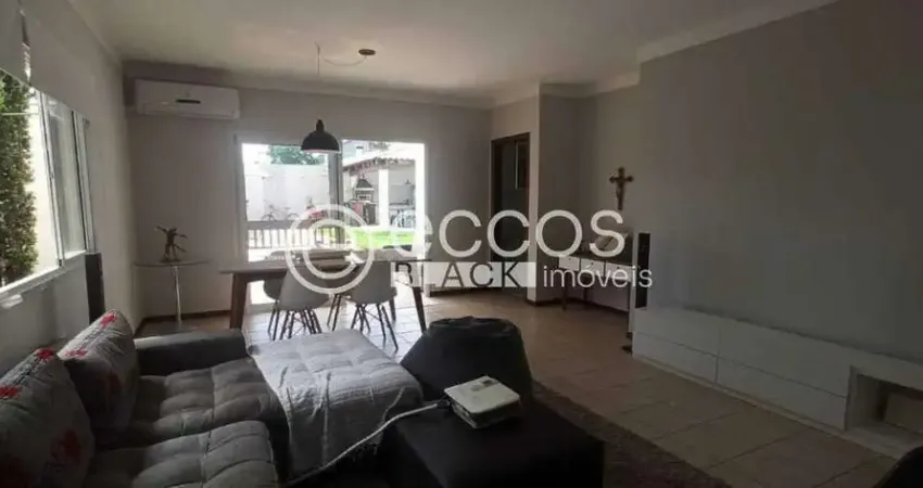 Casa à venda, 3 quartos, 1 suíte, 4 vagas, jardim karaíba - uberlândia/mg