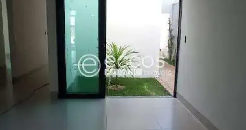 Casa à venda, 3 quartos, 1 suíte, 2 vagas, Laranjeiras - Uberlândia/MG