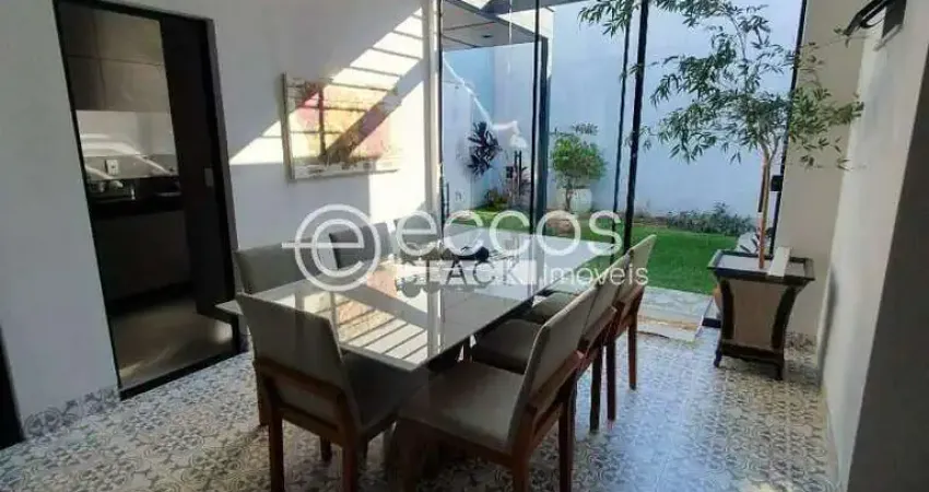 Casa à venda, 3 quartos, 1 suíte, 1 vaga, Laranjeiras - Uberlândia/MG