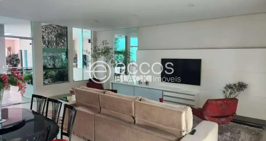 Casa à venda, 3 quartos, 3 suítes, 8 vagas, planalto - uberlândia/mg