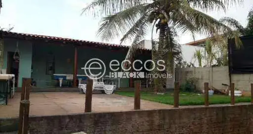 Casa com 3 quartos à venda na Avenida Ipê, 1317, Jaraguá, Uberlândia