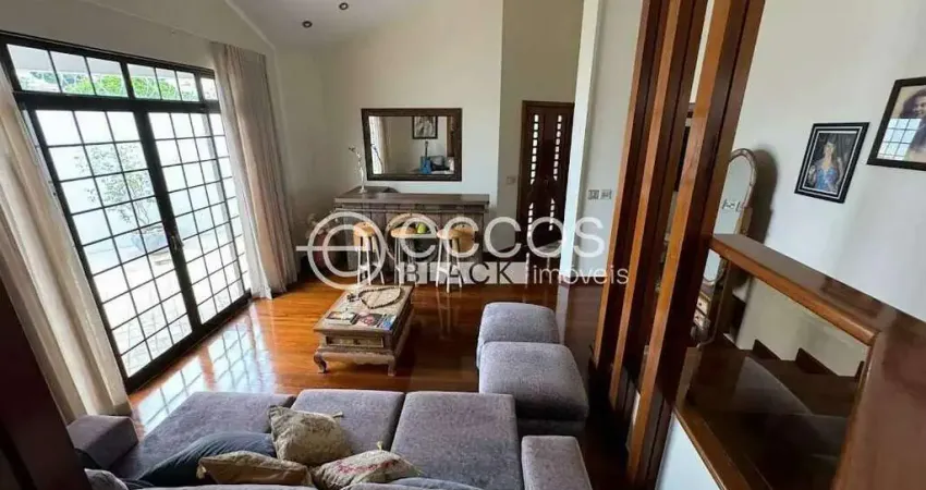 Casa à venda, 4 quartos, 2 suítes, 5 vagas, vigilato pereira - uberlândia/mg