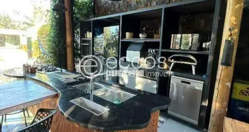 Chácara à venda, 3 quartos, 3 suítes, Jardim Panorama - Uberlândia/MG
